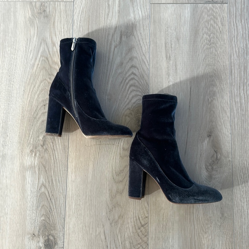 SAM EDELMAN blue suede ankle boots. Size 6.